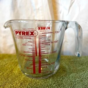 PYREX GLASS 2-CUP #516 1 PINT MEASURING RED METRIC OPEN HANDLE Pint, Litre, Oz
